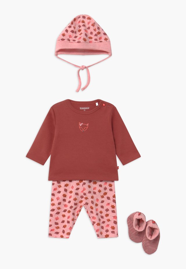 SET - Bonnet - light pink