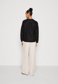 Marc O'Polo BLOUSE STAND UP COLLAR WITH V-NECK LONG SLEEVE - Tunika - black