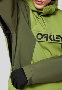 Oakley INSULATED ANORAK - Snowboardjacke - grün