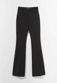 Svarta utsvängda byxor i slätt tyg, med två framfickor med metalliska detaljer, en platt front och en åtsittande midja.