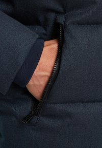 Thumbnail Image 6