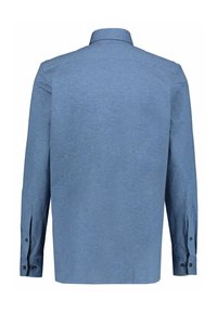 Chemise à manches longues en tissu bleu avec une texture subtile. Dotée d'un col, de poignets boutonnés et d'un dos droit sans ornements.