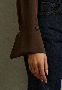 Reiss REGULAR FIT  - Overhemdblouse - chocolate
