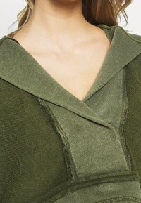 Free People Felpa con cappuccio - mottled olive