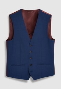 Gilet bleu en tissu texturé, avec cinq boutons noirs, deux poches avant et une doublure bordeaux. Le design présente des revers crantés.