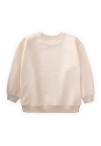 Sudadera de color beige claro con cuello redondo, mangas largas y puños acanalados. Textura de tela suave y diseño sencillo sin patrones.