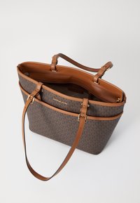 MICHAEL Michael Kors WINSTON POCKET TOTE - Handtasche - brown/acorn
