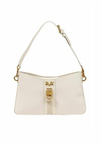 Valkoinen nahkabäg, jossa on jämäkkä muoto, kultaiset yksityiskohdat ja keskeinen logo-ylimääräisen magneettisulkijan kanssa. Säädettävä olkahihna.