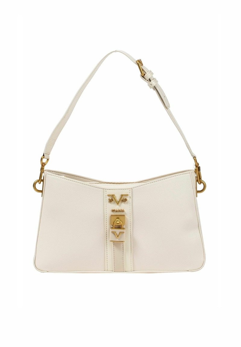 Valkoinen nahkabäg, jossa on jämäkkä muoto, kultaiset yksityiskohdat ja keskeinen logo-ylimääräisen magneettisulkijan kanssa. Säädettävä olkahihna.