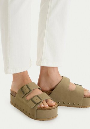 DeeZee, DEEZEE WOMEN'S FLIP-FLOPS BEIGE - Mules de tacón - beige