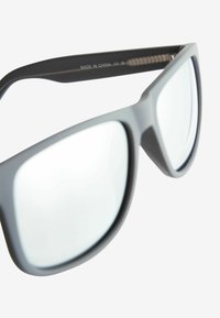Next - Okulary przeciwsłoneczne