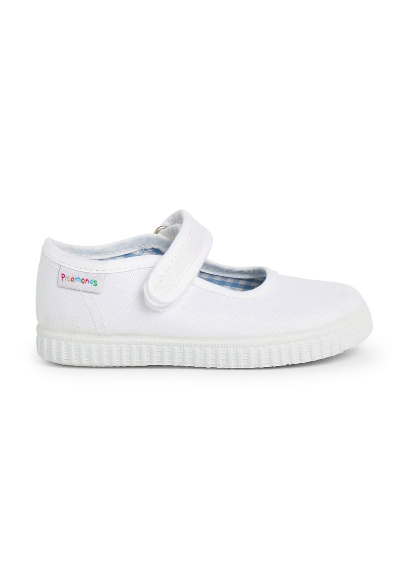 Scarpa di tela bianca con punta arrotondata, cinturino elastico e suola in gomma testurizzata. Presenta una fodera a scacchi blu e un piccolo logo.