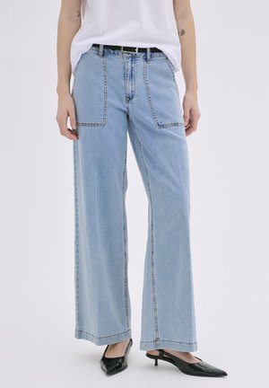 LARAMW WIDE  - Jeans a zampa - light blue wash