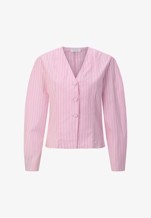 Roze blouse met lange mouwen met dunne witte verticale strepen, V-hals en drie bedekte knopen aan de voorkant.