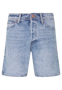 Shorts de mezclilla azul claro con un diseño clásico de cinco bolsillos, cierre de botón y dobladillos deshilachados. La tela presenta una sutil textura y patrones de decoloración.