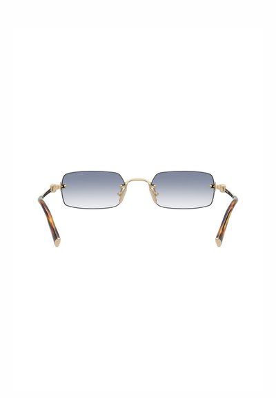 Occhiali da sole rettangolari con lenti sfumate grigie, sottile montatura in metallo dorato e aste con motivo tartarugato.