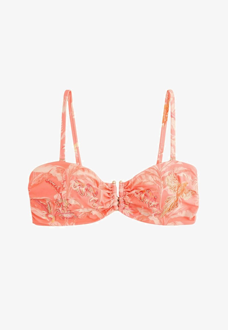 Haut de bikini rose corail avec fines bretelles réglables, broderie tropicale florale et d'oiseaux, et détail froncé au centre avec petite boucle métallique.
