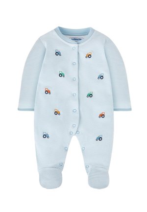 Hellblauer gestreifter Baby-Strampler mit Druckknöpfen, Füßen und bestickten bunten Traktormotiven auf dem gesamten Stoff.