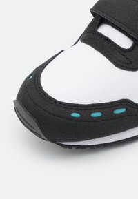 Puma CABANA RACER 20 UNISEX - Sapatilhas - white/deep orchid