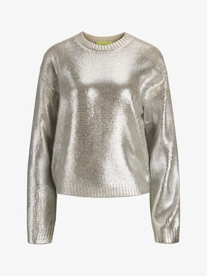 Metalen zilveren pullover trui met een textuur gebreid ontwerp, ronde hals en ribbels aan de mouwen. Lichtgewicht en iets oversized fit.