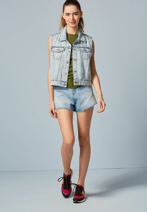 SLEEVELESS - Weste - bleach blue acid wash