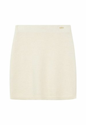 Krótka, kremowa spódnica dzianinowa o dopasowanym kroju i subtelnej teksturze, z małym złotym logo na przodzie.