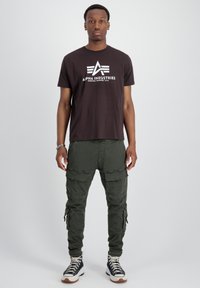 Alpha Industries T-Shirt print - hunter brown