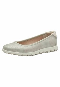 Chaussures slip-on gris clair avec un dessus en mesh texturé, bout arrondi et semelle blanche rembourrée. Éléments de design incluant un accent lisse à l'arrière.