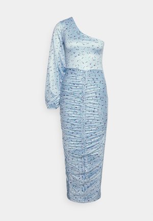 Vaatteet, joissa on yksi olka, vaaleansininen mekko kukkakuviolla; pitkä hiha yhdellä puolella; rypytetty kangasdesign hameosassa. Silkkinen pinta.