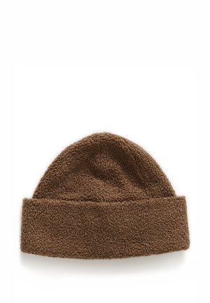 Braune, flauschige Strickmütze mit umgeschlagenem Bündchen und weicher Textur, ausgestattet mit einer abgerundeten Oberseite und gleichmäßigen Nähten.