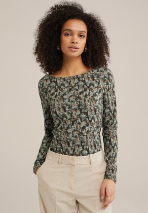 Tricou cu mânecă lungă, cu un model ondulat multicolor, având un decolteu barcă și o siluetă ajustată, realizat dintr-un material moale și elastic.