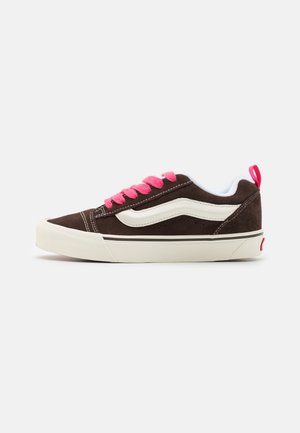 Vans KNU SKOOL UNISEX - Skateboardové boty - retro color brown/true white