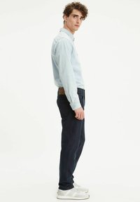 Levi's® Vaqueros tapered - over the hedge od