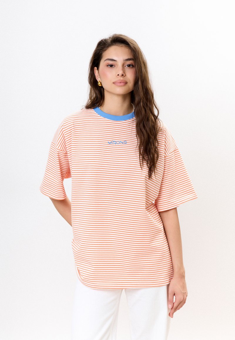 MIRONS - T-shirt z nadrukiem