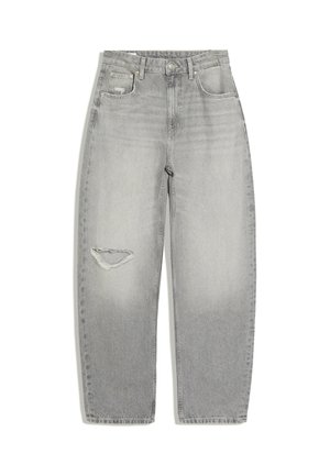 Jean gris clair taille haute avec fermeture par bouton et fermeture éclair, poches avant et déchirure usée sur la cuisse gauche.