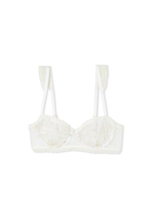 Biały przezroczysty biustonosz typu balconette z kwiatowym haftem i regulowanymi podwójnymi ramiączkami.