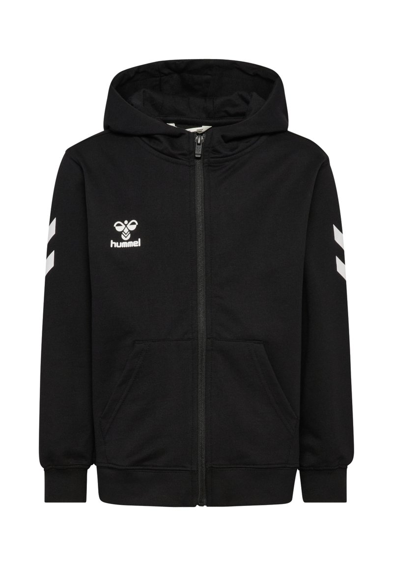 Sort hættejakke med lynlås, hætte, to forlommer, hvide skråstriber på ærmerne og hvidt Hummel-logo på venstre bryst.
