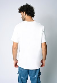 Mira Paris EMBROIDERY UNISEX TEE  - T-shirt print - white