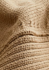 Next Top - brown