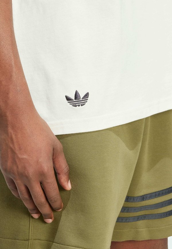 NEU C TEE - Print T-shirt4