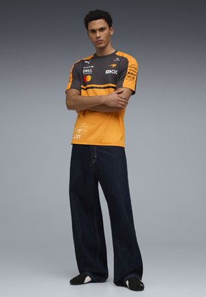 Puma, MCLAREN MASTERCARD F1 TEAM REPLICA NORRIS T-SHIRT - T-shirts print - papaya