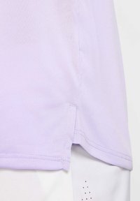 STRIDE TOP - T-skjorte til trening - hydrangeas