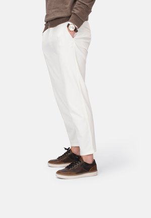 Trainers - dark brown