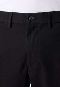 GAP SLIM PERFORMANCE STRETCH - Pantaloni chino - true black