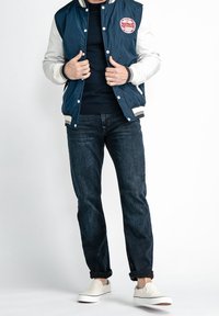 Petrol Industries Chaquetas bomber - blue
