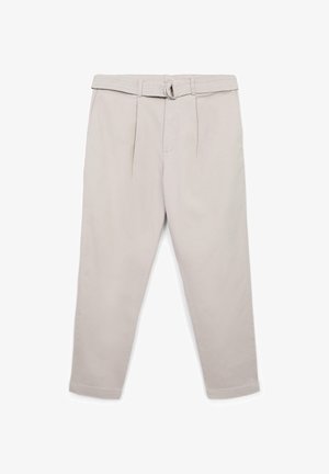 Pantaloni beige chiaro con cintura abbinata, dal fit rilassato, due pieghe frontali e caviglie affusolate. Realizzati in tessuto liscio.