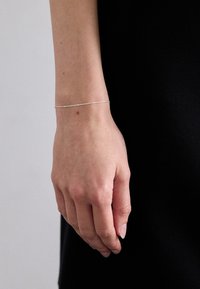 FINE BEADED CHAIN BRACELET - Bracelet - silver-coloured