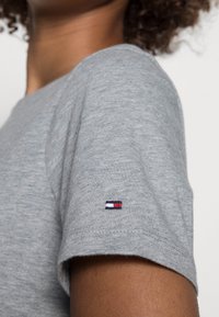 Tommy Hilfiger Camiseta estampada - grey