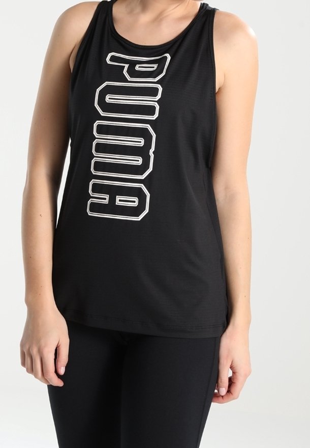 Svart ärmlös linne med "PUMA" tryckt vertikalt i fet vit text. Har rund halsringning och lös passform.