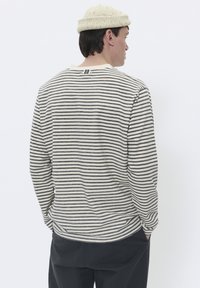 Matinique KAI LS HERITAGE - Langarmshirt - off white